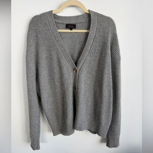 Quince cashmere sweater. Worn but it good condition